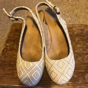 G.H.Bass&Co Fabric Upper Women Wedges/Heels Size 5M.
